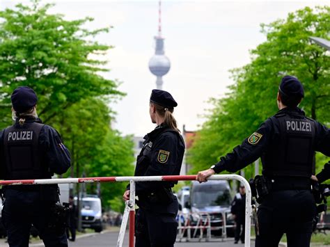 Berlin police investigate report of Russian exiles falling ill