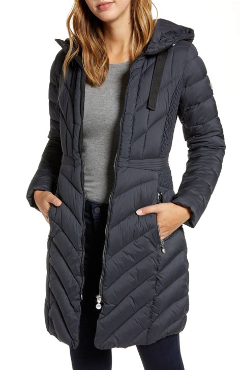 Feb 23, 2022 · Shop the Bernardo Packable EcoPlume Hooded Walker Coat here and our other favorite discounted jackets from the brand below. More Bernardo Coats on Sale: Hooded Quilted Water Repellant Jacket ... 