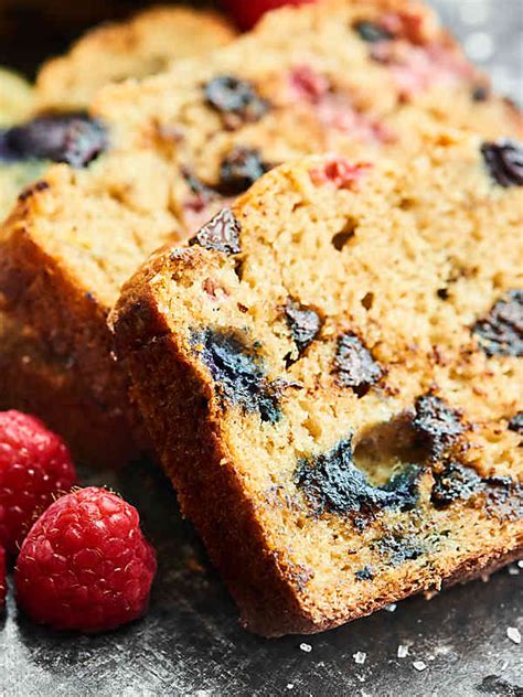 Berries Banana Bread Recipe #shorts - YouTube