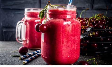 Berry Good Triple-Berry Oat Smoothie - Menopause Better