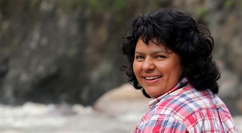 Pie de foto, La muerte de Berta Cáceres causó conmoción en Honduras y entre los defensores del medio ambiente de todo el mundo.. 