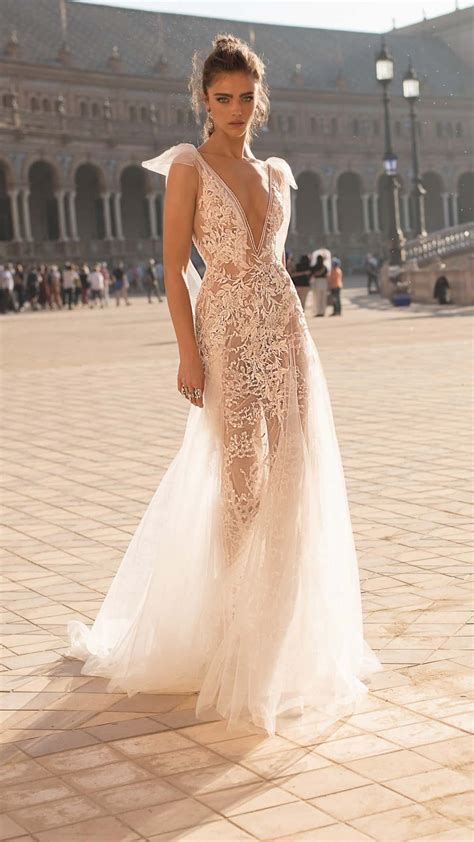 Berta dresses. Jul 22, 2022 ... Berta's latest wedding dresses are elegant stunners featuring dramatic silhouettes with incredible textures and a mesmerizing sparkle. 