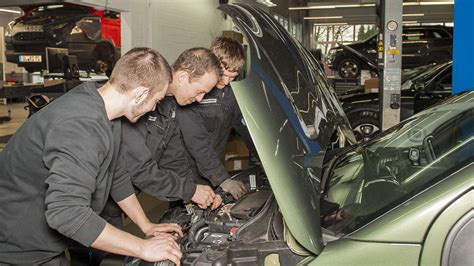 Beruf Automechaniker Aufgaben, Ausbildung, Skills |