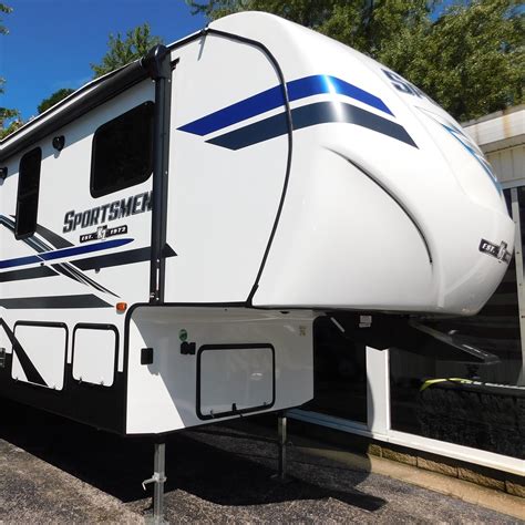 Best 15 Cliffs Trailer Sales in Muskegon, MI with Reviews