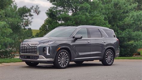 Best 3-row suv 2023. The 2024 Hyundai Palisade's #1 ranking is based on its score within the Midsize SUVs category. It is a finalist for our 2024 Best 3-Row SUV for the Money award. Currently the Hyundai Palisade has a score of 8.7 out of 10, which is based on our evaluation of 39 pieces of research and data elements using various sources. #1. 
