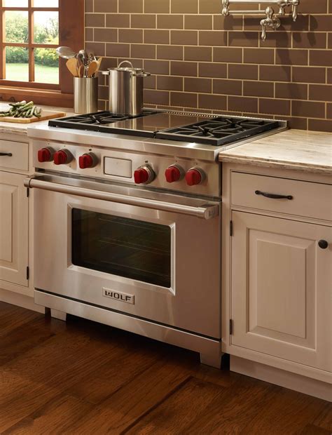 Best 36 inch gas range. An LG Studio 30-inch induction range has an oven capacity of 6.3 cubic feet, while a Café double oven is 6.7 cubic feet. Thirty-six-inch ranges are smaller on average than a 30-inch range, as you will see, sometimes much smaller. The price is about $8,500 for the Contemporary, a bit more for the Classic in color, and over $11,000 for the Pro. 