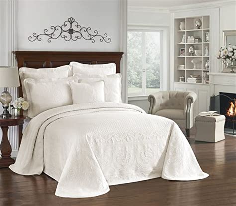 Best Chenille Bedspreads 2024: Reviews and Shopping Tips - Mat…