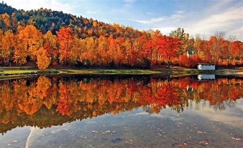 Best Fall Foliage Bus Tours in New England and New …