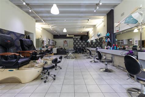 Best Hairdressers in Keperra Bookwell