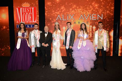 Best Model of Turkey Vikipedi. 