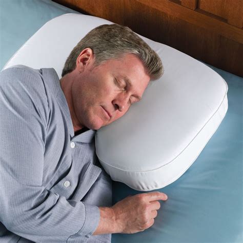 Best Pillow For Side Sleepers With Broad Shoulders