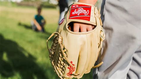 Best Process For Learning How To Break In A Catcher’s Mitt