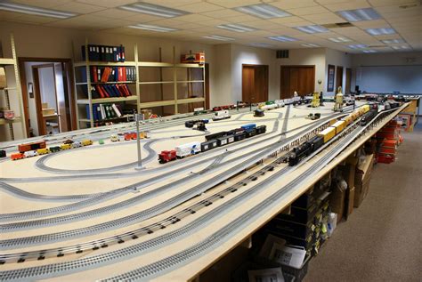 Best Toy Train Layouts - Trains