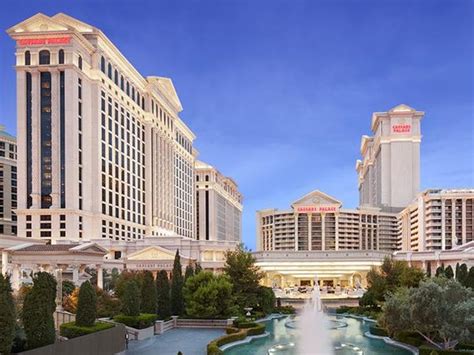 Best affordable hotels in vegas. Mar 5, 2023 · Other standard in-room amenities include a refrigerator, coffee maker, plush robes and a safe. Upgrade to a two-bedroom suite for the ultimate Planet Hollywood stay. Rates for the Ultra Panorama Suite at Planet Hollywood Resort & Casino start at $463 per night. 