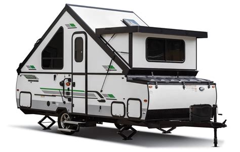 We're big fans of Lance's new exterior one-piece TPO nose cap, which gives the camper a sleek and aerodynamic look, and Lance's new exterior charging center that allows owners to hook up a portable solar panel or a generator for quick battery charging. Easily, one of the 10 best short-bed truck campers for one-ton F350-3500 trucks.. 