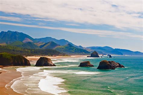 Best beaches in oregon. An overview of the 13 Best Beaches in Oregon. 1. Cannon Beach. Cannon Beach is one of the most famous beaches in Oregon. If you’ve only heard of one beach in Oregon, it’s most likely Cannon Beach. Located in Clatsop County, the city and beach which share the same name are popular tourist destinations for good reason. 