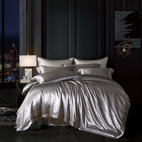 Best bedding brands. With a 300 thread count, it has a quality feel using Egyptian cotton yarn that provides a silky effect. It comes in three shades; pink, white and grey and with the soft design, you’ll find it ... 