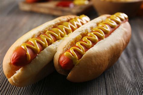Best beef hot dogs. 100% Beef Hot Dog. FAMOUS! tm FOOTLONGS. 12 INCHES OF 100% BEEF HOT DOG. Jalapeno Cheese FOOTLONG. 100% Beef Jalapeno Cheese Topped Hot Dog Chilli FOOTLONG. 100% Beef Chilli Topped Hot Dog. Cheese footlong. 100% Beef Cheese Topped Hot Dog. Bacon Cheese footlong. 100% Beef Bacon & Cheese Topped Hot Dog. 