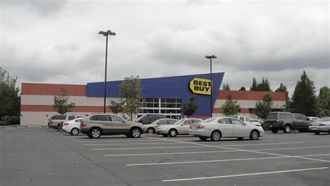 Find out the store hours, location, promotions, and services of Best Buy Jantzen Beach, a computer, TV, and electronics retailer in Portland, Oregon. Shop with an expert, get open-box discounts, and enjoy premium locations for Apple, Samsung, LG, and more. . 