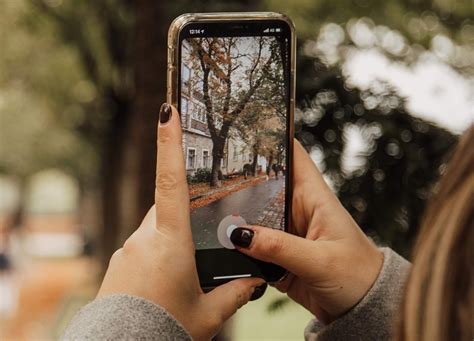 Best camera on iphone. The app combines depth data from the iPhone’s rear cameras to create the effect of a blurred background in videos. Focus Lens works even better with the TrueDepth camera and the LiDAR scanner on ... 