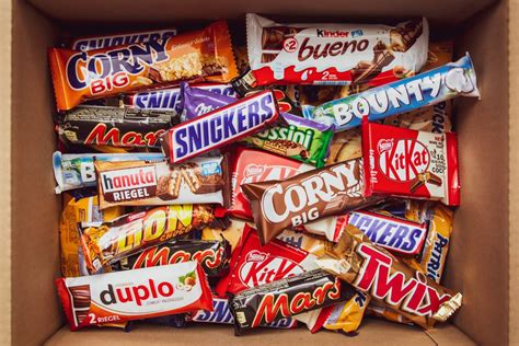 Best candy bars. Over 30K people have voted on the 90+ items on Best Chocolate Bars. Current Top 3: Kit Kat, Twix, Snickers. 