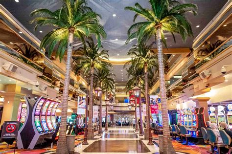 Best casinos in atlantic city. There are 28 poker tables at Harrah’s poker room in Atlantic City. There are nine seats at each. It opens daily at 11am Monday through Friday. It is open 24 hours on weekends . The typical game mix consists of 1/2, 1/3, and 2/5 no-limit Texas hold’em, as well as 2-6 spread limit hold’em. The buy-in for 1/2 is $60 to $300. 