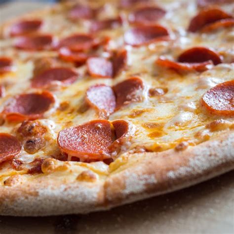 Best chain pizza. May 13, 2020 · These are the highest-grossing pizza chains in Technomic’s Top 250. By Restaurant Business Staff on May 13, 2020 Facebook; Twitter; LinkedIn; Photograph courtesy of Domino's. The pizza segment grew sales 2.6% in 2019. Unit growth was nearly flat, increasing by 0.1%. Rank Chain name 2019 U.S. sales ($000,000) 