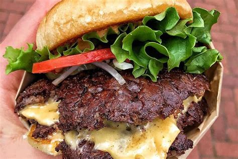 Best cheeseburgers near me. Unfortunately, most of us will not be eating these in paradise. There’s nothing quite like a hot and juicy cheeseburger fresh off a backyard grill—unless it’s a free or discounted ... 