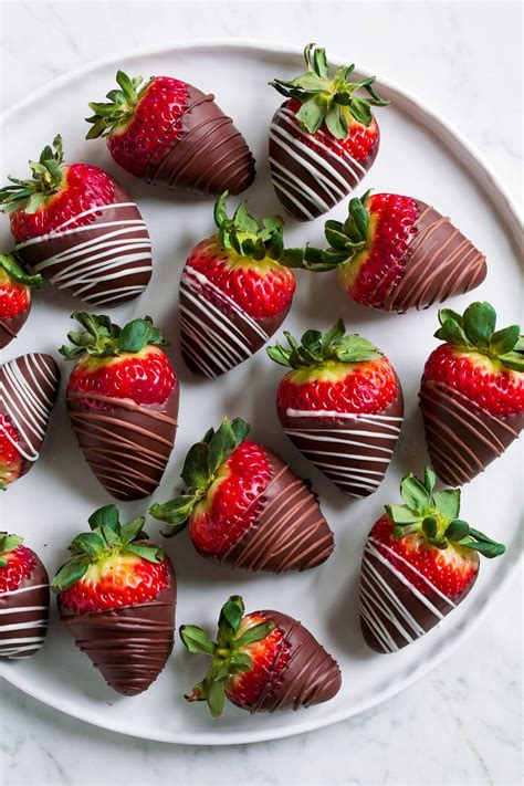 Best chocolate for chocolate covered strawberries. Instructions. Line a baking sheet with parchment paper or wax paper. In a microwave-safe bowl, combine the wafers and vegetable oil. Microwave for 30-second increments, stirring between each increment, until the white chocolate mixture is smooth. Dip the strawberries in the melted white chocolate, swirling to coat on all sides, then … 