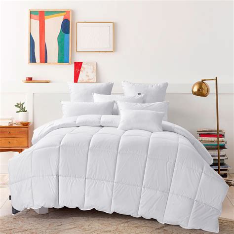 Best comforter for hot sleepers. Many people struggle to get quality sleep during the summer months. As the temperatures outside rise, so do temperatures inside, and that makes sleeping at night very uncomfortable... 