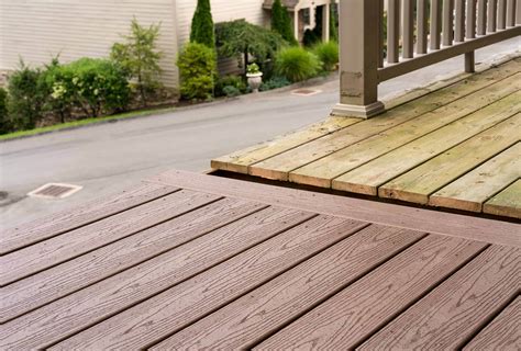 Best composite decking material. The size of your deck is a major contributing factor to the cost of composite decking. Composite decking costs $4 to $12 per square foot for materials only. A 110-square-foot deck costs an average of $4,000. Composite decking for a 220-square-foot deck costs an average of $8,000. Size (Square Feet) 