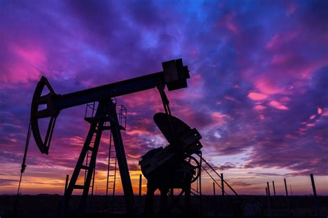 Betashares Crude Oil ETF - provides investors with a simple way to take a view on oil prices. Access in a single trade, diversify your portfolio. ... longer periods primarily reflect the temporary change made to the Fund's investment exposure from the front-month WTI crude oil futures contract to the three-month forward contract between 23 .... 