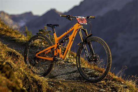 Best enduro bikes. Lows: Heavy for a trail bike and only two-piston brakes. Marin is known for making well spec’d budget-friendly bikes, and the Rift Zone is no exception. On paper, this bike ticks a lot of boxes. It has a 140mm fork and 130mm of rear travel, you can choose from a 27.5in or 29in version and several different builds. 
