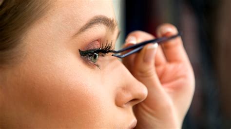 Best false lashes for beginners. The 1-Step Application: Kiss ImPress Press-On Falsies, $17. The Faux-Fur Favorite: Lilly Lashes Everyday Minimal Faux Mink … 