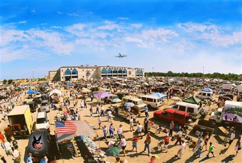 Best flea markets in illinois. 5. Maxwell Street Market. The Maxwell Street Market is a Chicago tradition dating back over 100 years when Jewish immigrants would gather to sell produce. Taking place every Sunday on S. Desplaines Street from W. Polk to W. Taylor, today, its vendors sell a wide variety of goods, from fresh produce to furniture. 