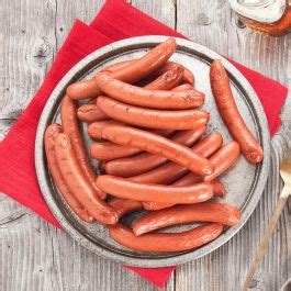 Best food for wiener dogs. I tried seven all-beef hot dogs — Nathan's, 365 by Whole Foods, Dietz and Watson, Ball Park, Hebrew National, Oscar Mayer and Applegate Organics — and one was clearly the best. 