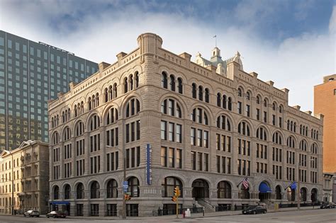Best hotels in downtown milwaukee. If you like strolling among the stalls, you might want to head out to Milwaukee Public Market in Downtown Milwaukee and take in the atmosphere. 