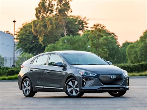 Best hybrid sedan. Currently the 2022 Toyota RAV4 Hybrid tops KBB's always up-to-date list of the best hybrid SUVs of 2022 in America. It gets 4.8 out of 5 stars from our car experts, has a starting MSRP of $37,989 ... 