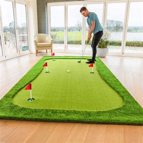 Best indoor putting green. Consider SYNLawn New York, with decades of experience installing indoor golf greens, rest assured your project will get done right the first time. Golf in New York has soared in popularity to become an $85 billion-dollar-a-year industry. The number of people enjoying golf went up by more than 20% in 2020 and 2021. 
