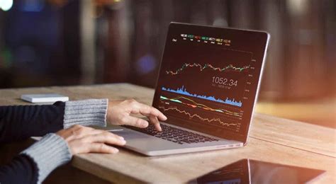 Best laptop for day trading. In today’s fast-paced digital world, it’s important to have a reliable and efficient laptop that can keep up with your demanding tasks. With so many options available, finding the best laptop to purchase can be a daunting task. 