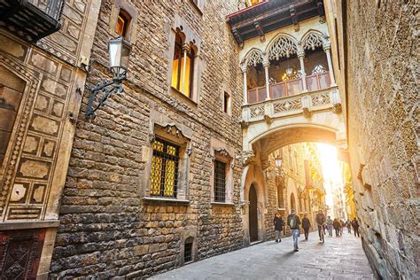 Best location to stay in barcelona. 8 Jul 2019 ... Hotel Barcelona Catedral is a beautifully designed hotel right in the centre of Barcelona's Gothic Quarter. The common areas are the star of the ... 
