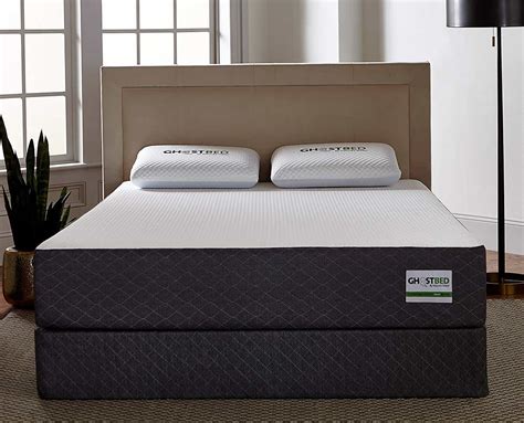 Best mattresses side sleepers. Over the years, they have innovated further, with their Saatva Latex Hybrid, the Solaire number bed, Saatva HD for larger sleepers, pocket coil Memory Foam Hybrid, and their pain-relieving Saatva Rx. Mattress Score for Side Sleepers. Overall Score for Side Sleepers: 9.6/10. Customer Satisfaction: 9.5/10. 