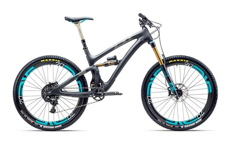 When it comes to mountain bikes, there are several top brands that consistently stand out in terms of quality and performance. These brands have a strong reputation in the industry and have proven themselves to be reliable options for riders of all levels. Some of the top mountain bike brands include Specialized, Trek, Santa Cruz, Giant, and Yeti.