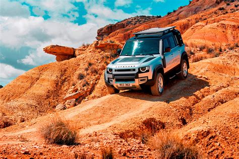 Best off-road vehicles. The best off-roading vehicles include additional hardware and features like locking differentials, all-terrain tires, a snorkel and winch to name a few. Using data from … 