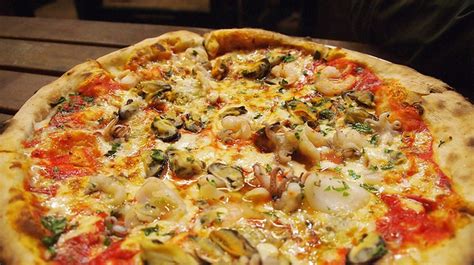 Best pizza in indianapolis. When it comes to making the perfect homemade pizza, one of the most important ingredients is undoubtedly the cheese. The right cheese can make or break your pizza, determining its ... 