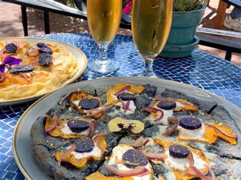 Best pizza in santa barbara. The holiday season is a magical time, especially for children who eagerly await the arrival of Santa Claus. While writing letters to the North Pole has long been a tradition, calli... 