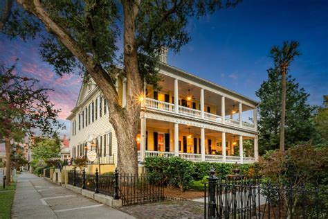 Best places to stay in charleston sc. Dec 28, 2014 ... For travelers in search of budget-friendly acommodations in Charleston, the Hampton Inn Mount Pleasant-Patriots Point hotel is a convenient and ... 