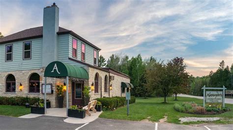 Best restaurants in door county. 1. Julie's Park Cafe. 1,082 reviews. American, Cafe ₹₹ - ₹₹₹. 33 km. Fish Creek. Serves a diverse breakfast menu with hearty omelets, crisp yet fluffy pancakes, and French toast with a twist of local cherries. Enjoy a side of acclaimed tater tots in a relaxed atmosphere. 