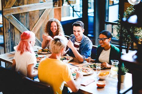 Best restaurants to work for. 2 days ago · This trend is evident in 40 states, even those that haven’t raised their minimum wage beyond the $7.25 federal floor. The increase in wages is particularly notable in the … 
