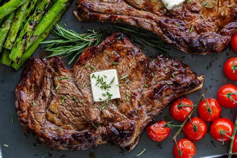 Best ribeye steak. In a bowl, combine rub. Rub both sides of each steak with the rub and pat it down. Let steaks sit at room temperature for at least 30 minutes. Preheat outdoor grill to high heat, about 450 to 500 degrees. Sear steaks for 3 minutes per side with the lid open. 